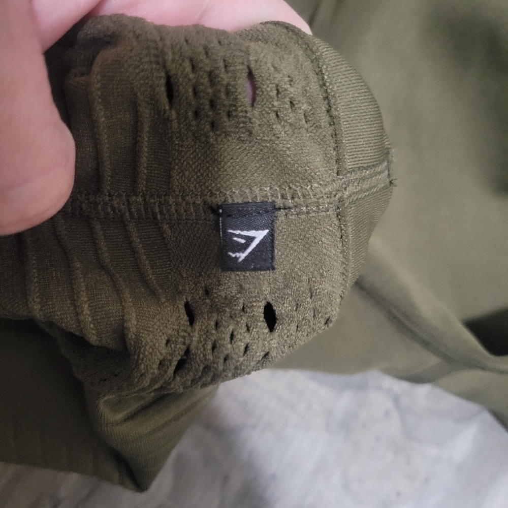 Gymshark cropped leggings see description for Sizing - Picture 8 of 10
